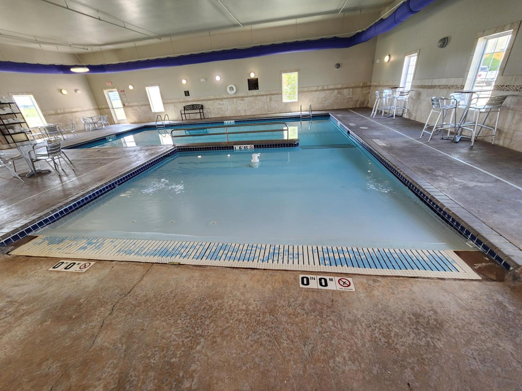 Highland Suites Minot Esterno foto