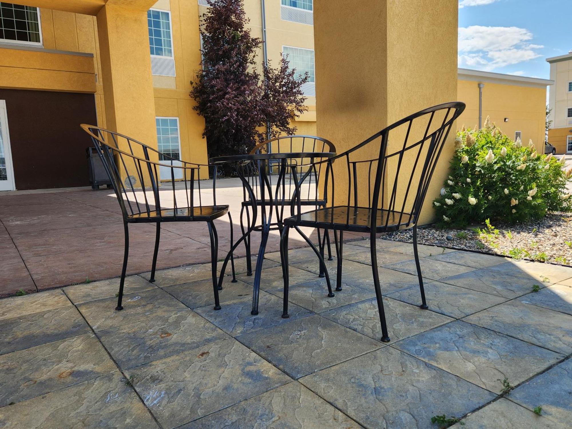 Highland Suites Minot Esterno foto