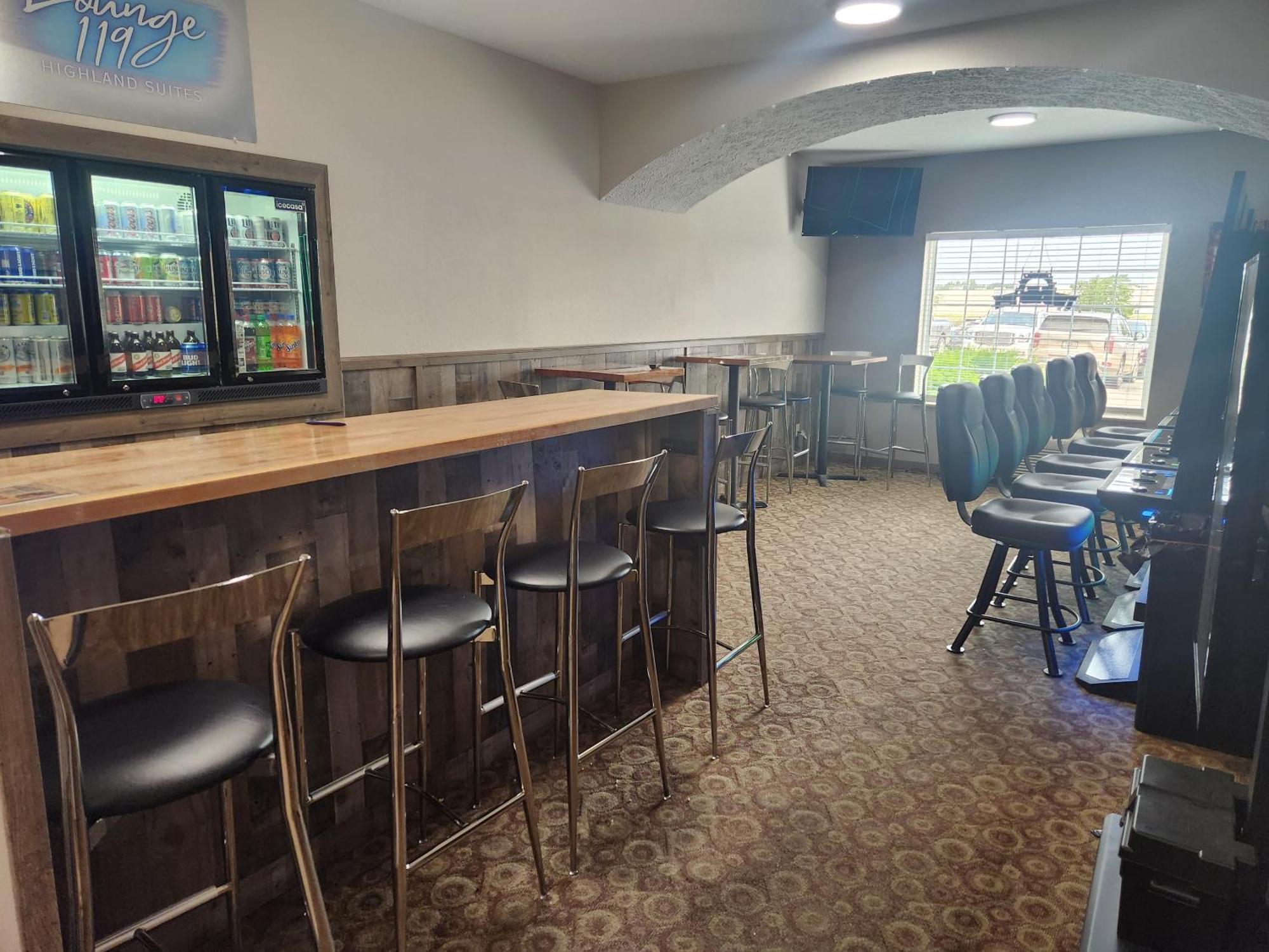 Highland Suites Minot Esterno foto